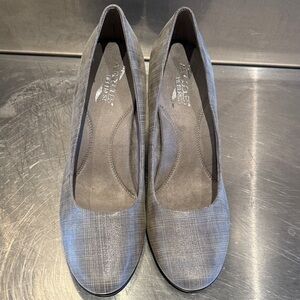 Elegant Gray Women's Shoes
